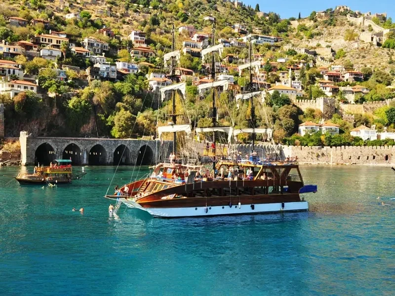 Relax Yacht in Alanya — Peaceful Sea Walk in Turkey