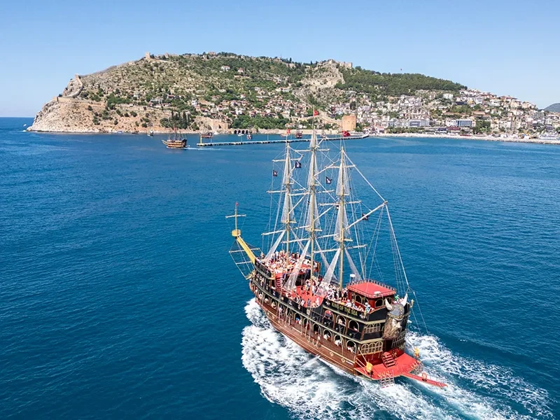 Пиратский корабль в Алании