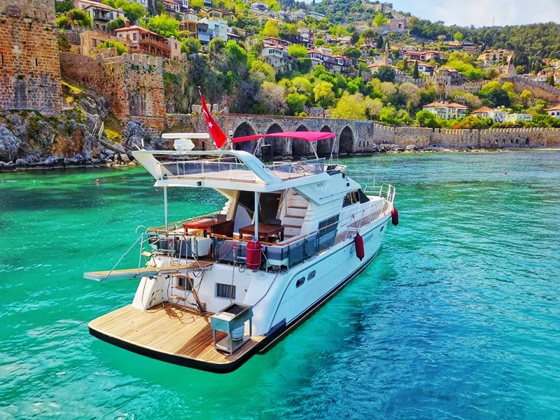 Индивидуальная яхта в Алании